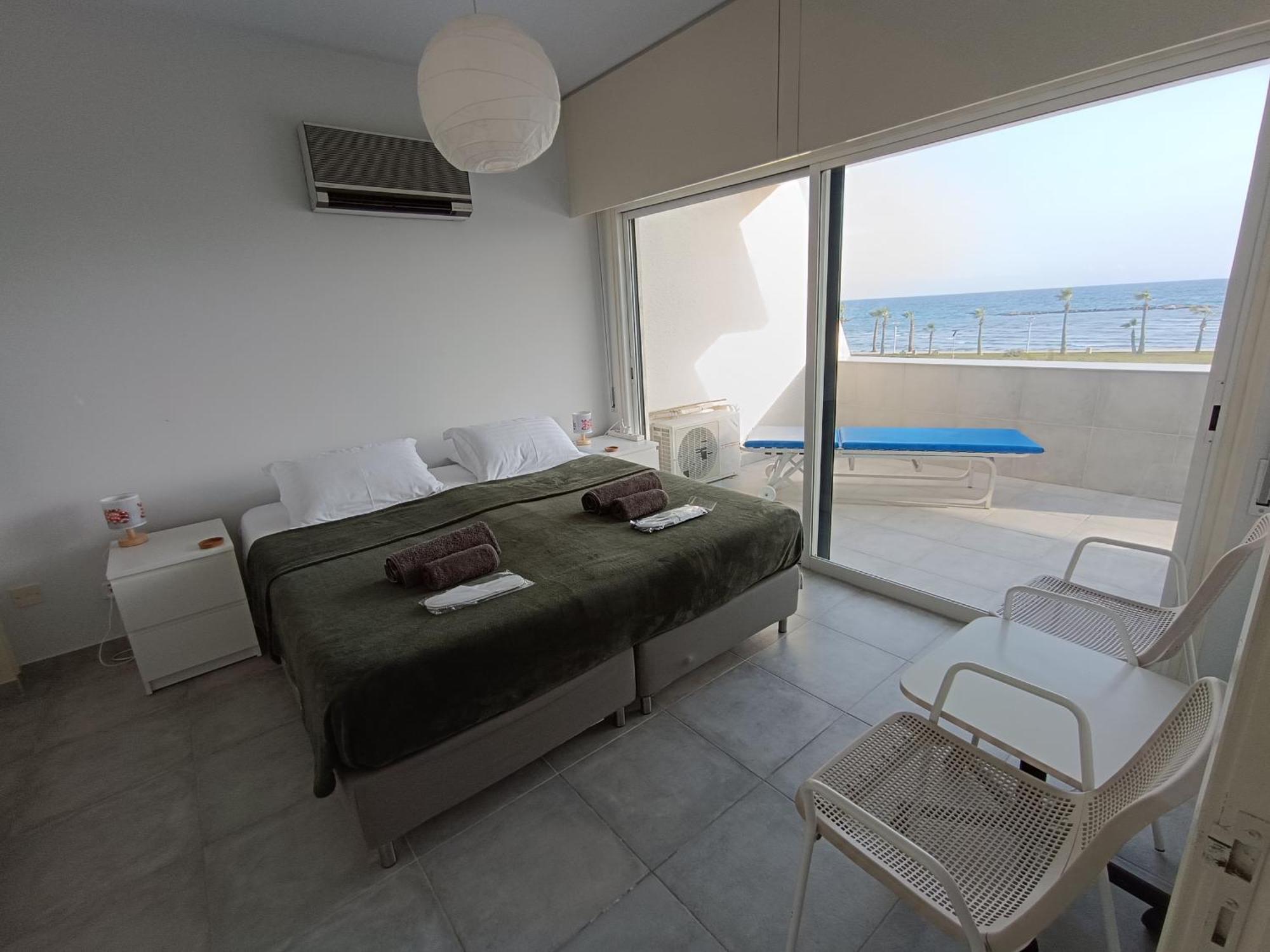Julie'S Beach House Voroklini Exterior photo
